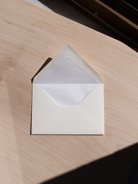 DIN C6 Kuverts aus 100% Baumwollpapier mit Seidenfutter