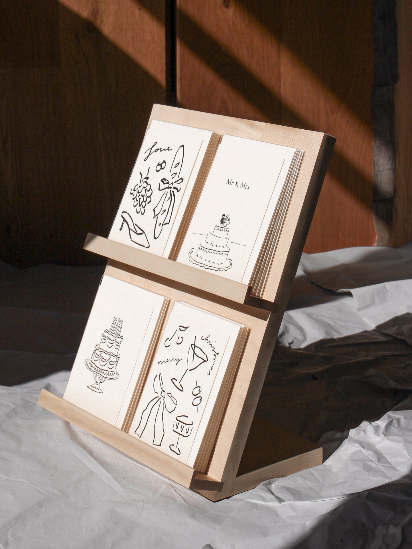 Solid wood card stand for DIN C6 &amp; DIN A6 (rental possible)